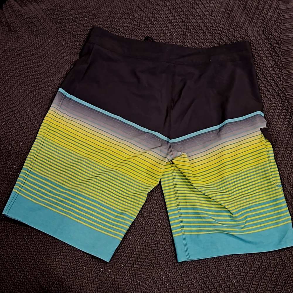 Billabong Boardshort Size 34 - Picture 2 of 4